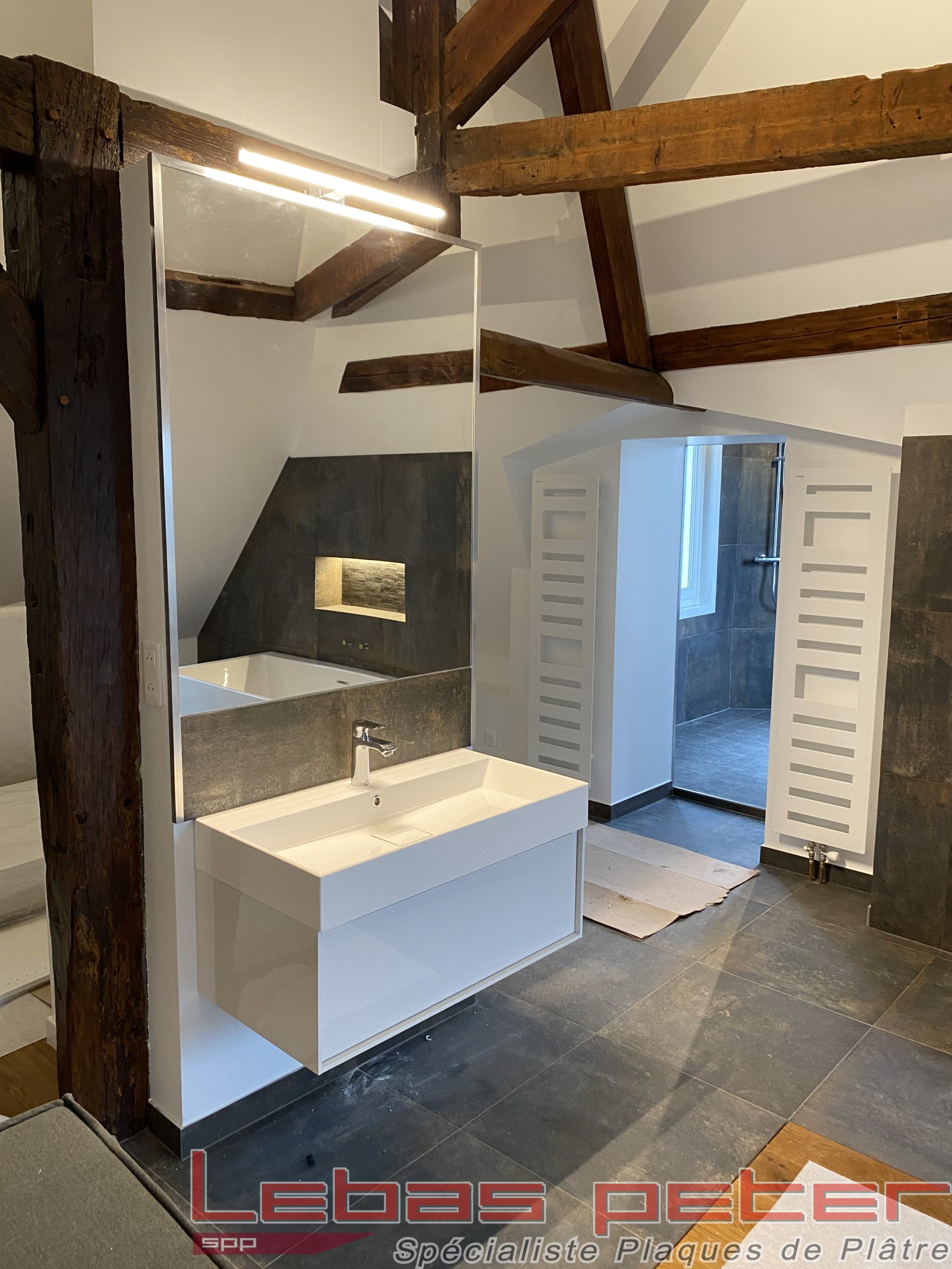 SPPLEBAS - INCORPORATION DES LUMINAIRES ENTRE LES POUTRES