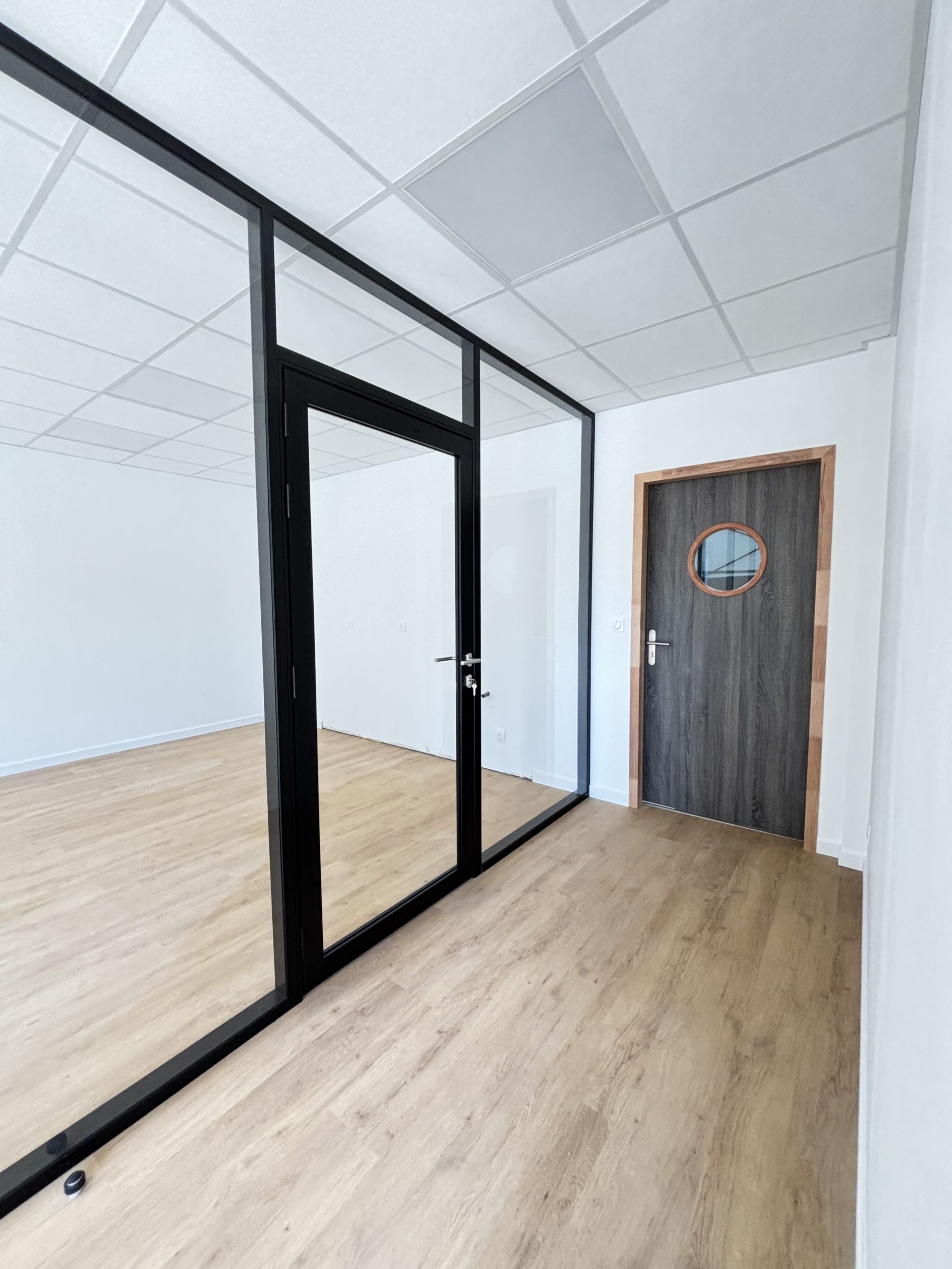 SPPLEBAS - INCORPORATION DES LUMINAIRES ENTRE LES POUTRES
